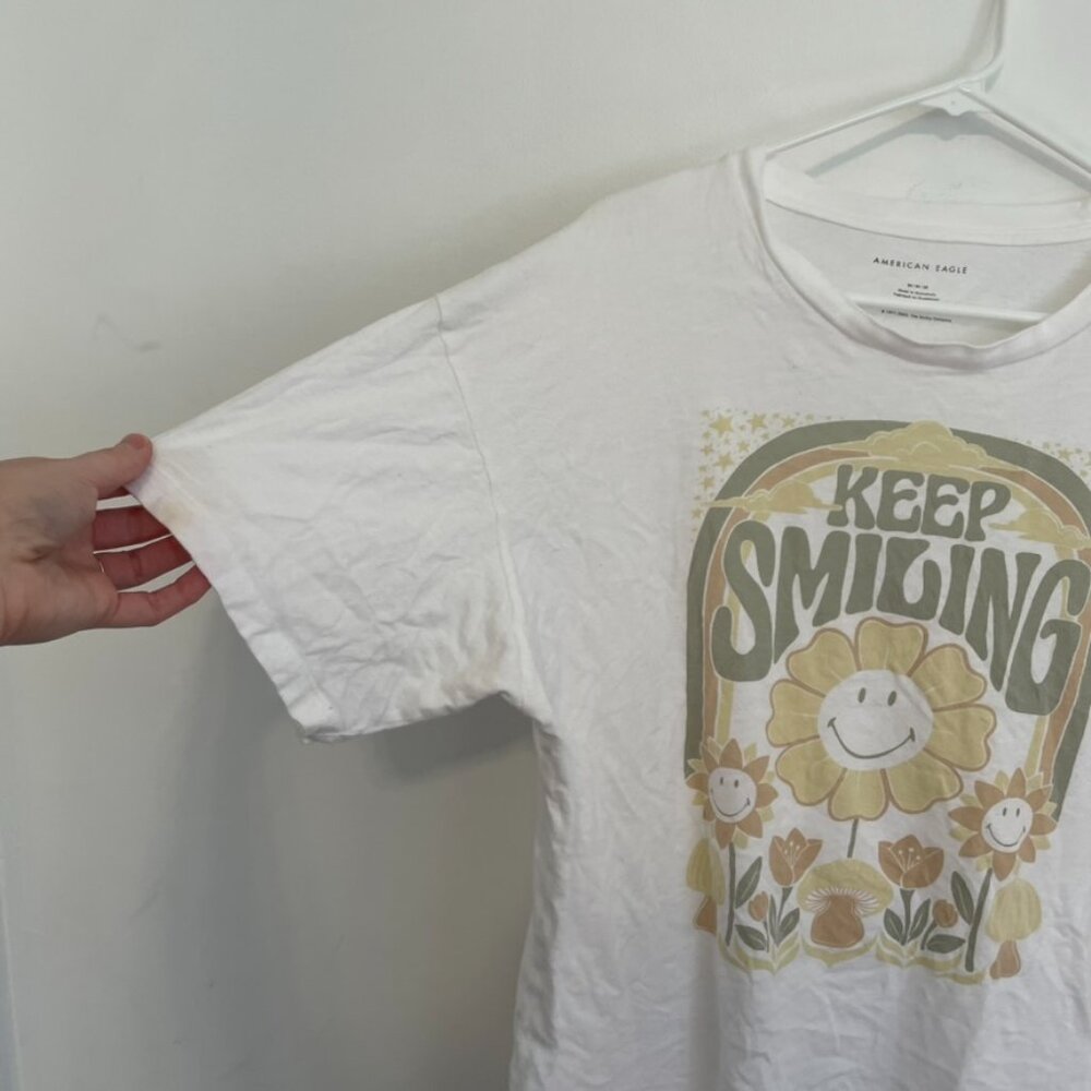 AMERICAN EAGLE Smiley Company Keep Smiling Oversized Graphic Tee White Floral M - Picture 8 of 16